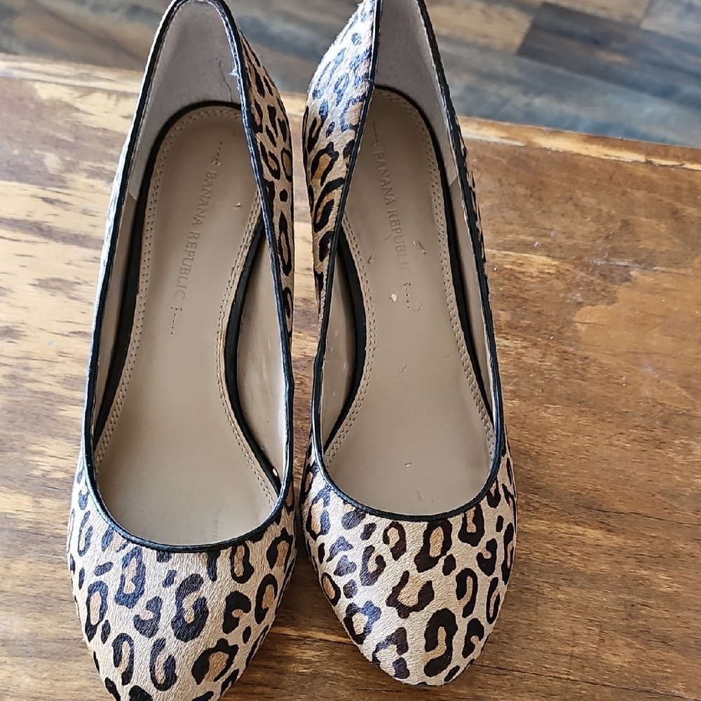 Banana Republic Dyed Calf Leopard Print Women's Pumps - Size 8